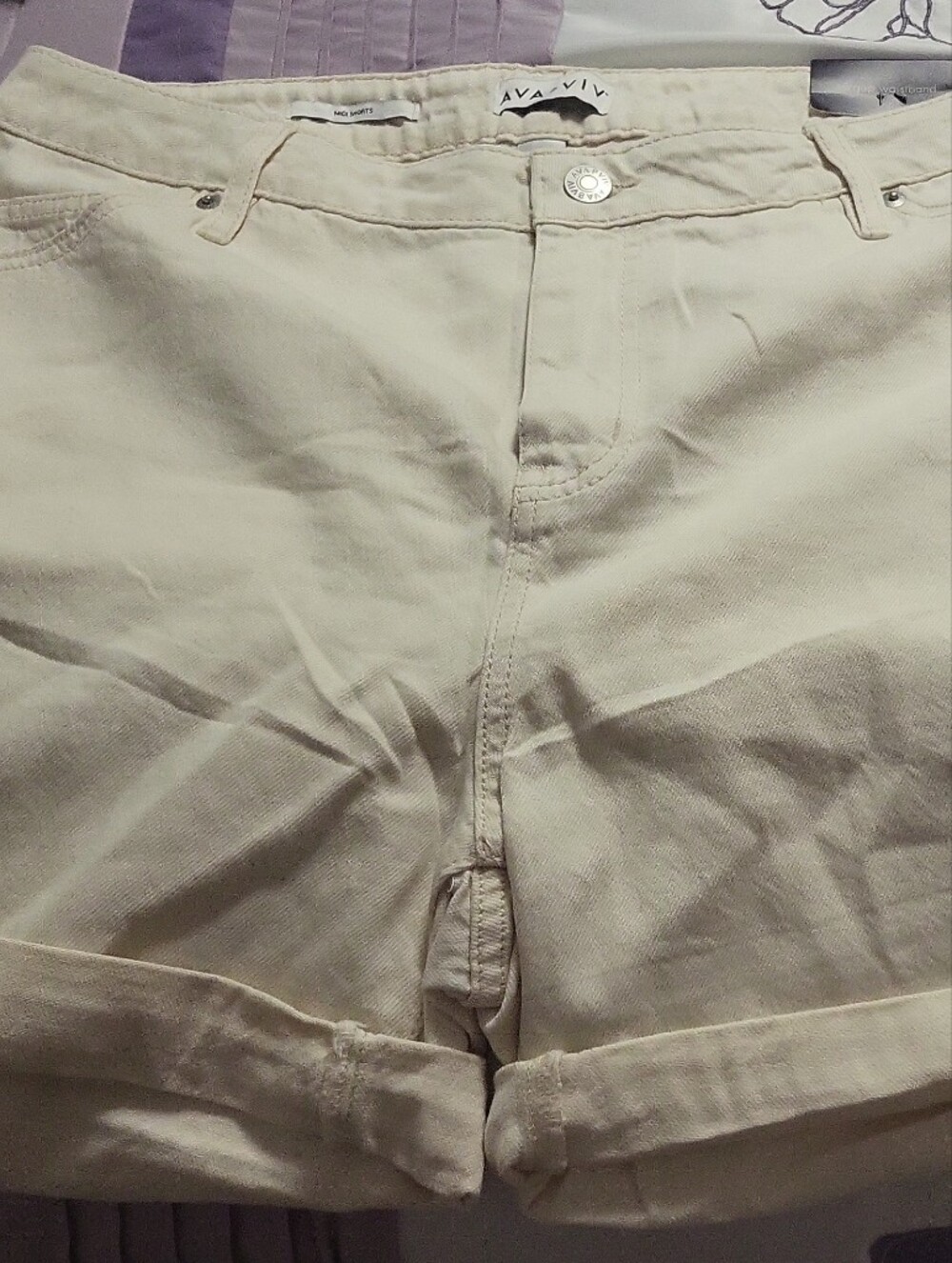Ava & Viv Cream Roll-Cuff Women's Shorts